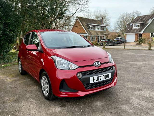 Hyundai i10 1.0 SE 5dr Hatchback Petrol RED